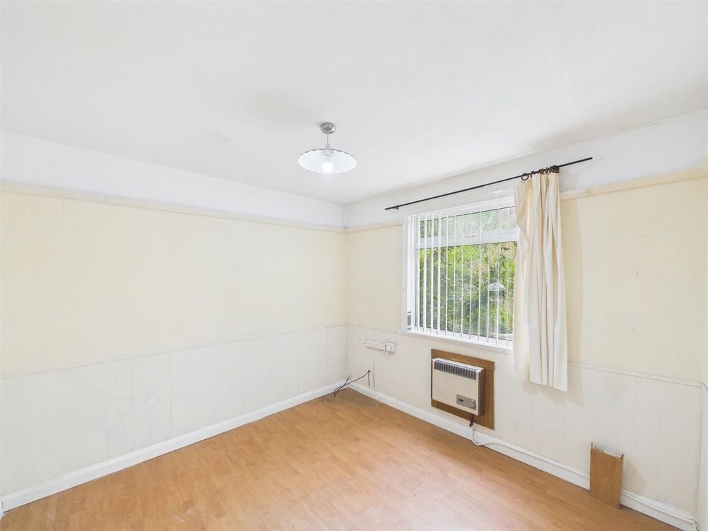 Property photo 3 of 12 6 - 3 Bed Semi-Detached House With Large Plot.Jpg