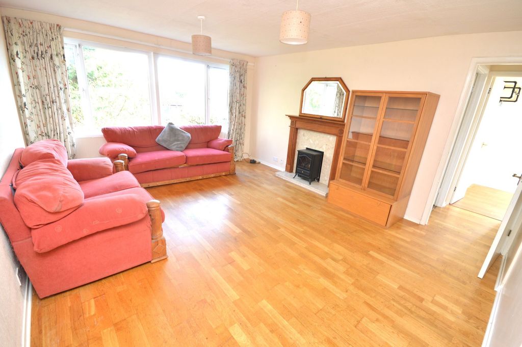 Property photo 2 of 19