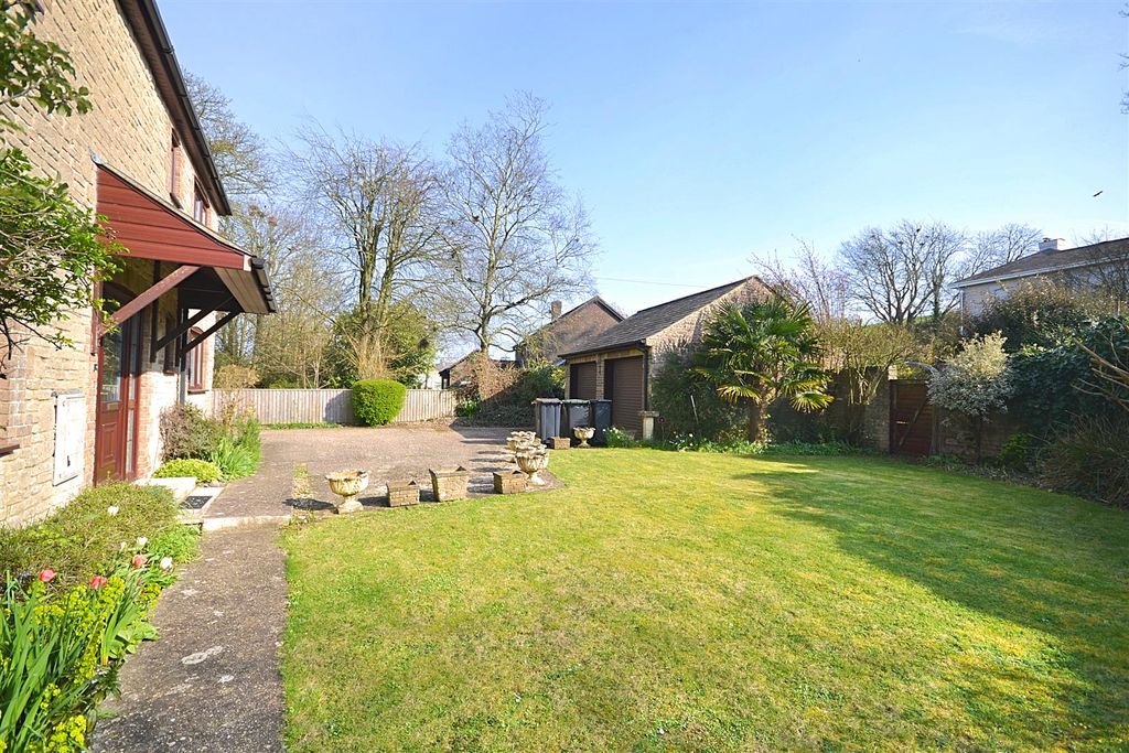 Property photo 3 of 19 47.Png