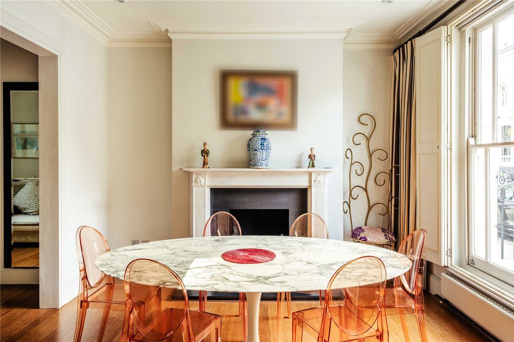 Property photo 2 of 16 Dining Room