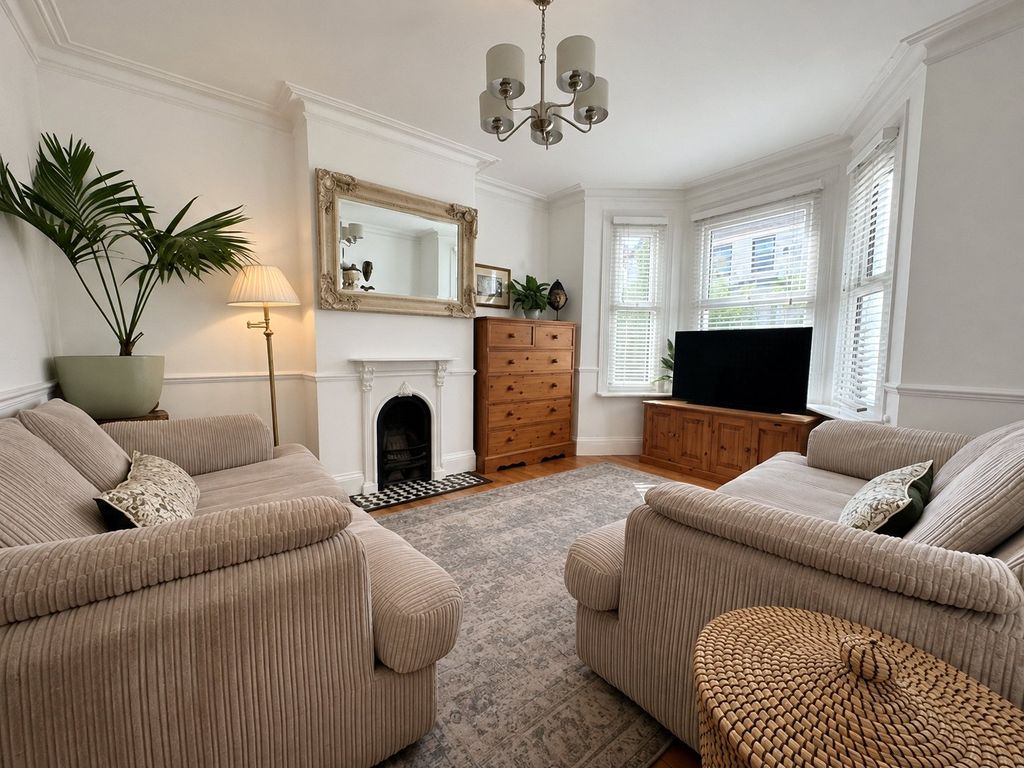 Property photo 2 of 15 Picture No. 21