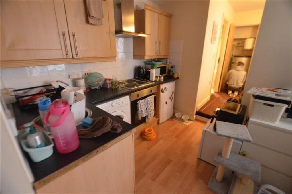 Property photo 1 of 2