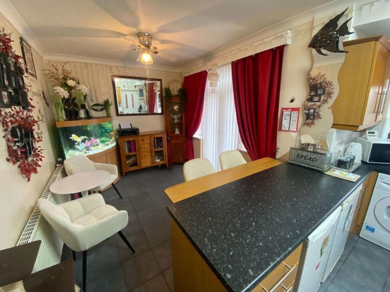 Property photo 3 of 11 Photo 3