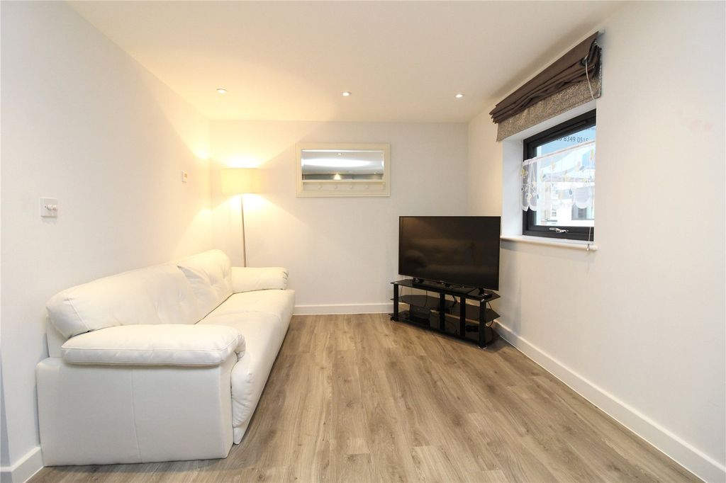 Property photo 2 of 9 Picture No. 06