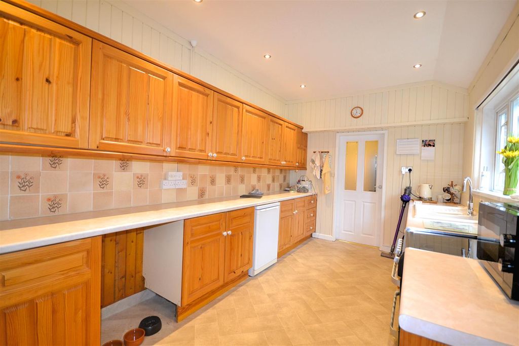 Property photo 2 of 12 0019.Png