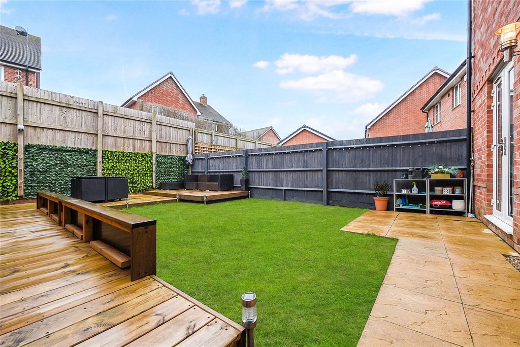 Additional image 4 of 4 bed detached house for saleForesters Drive, Liphook, Hampshire GU30