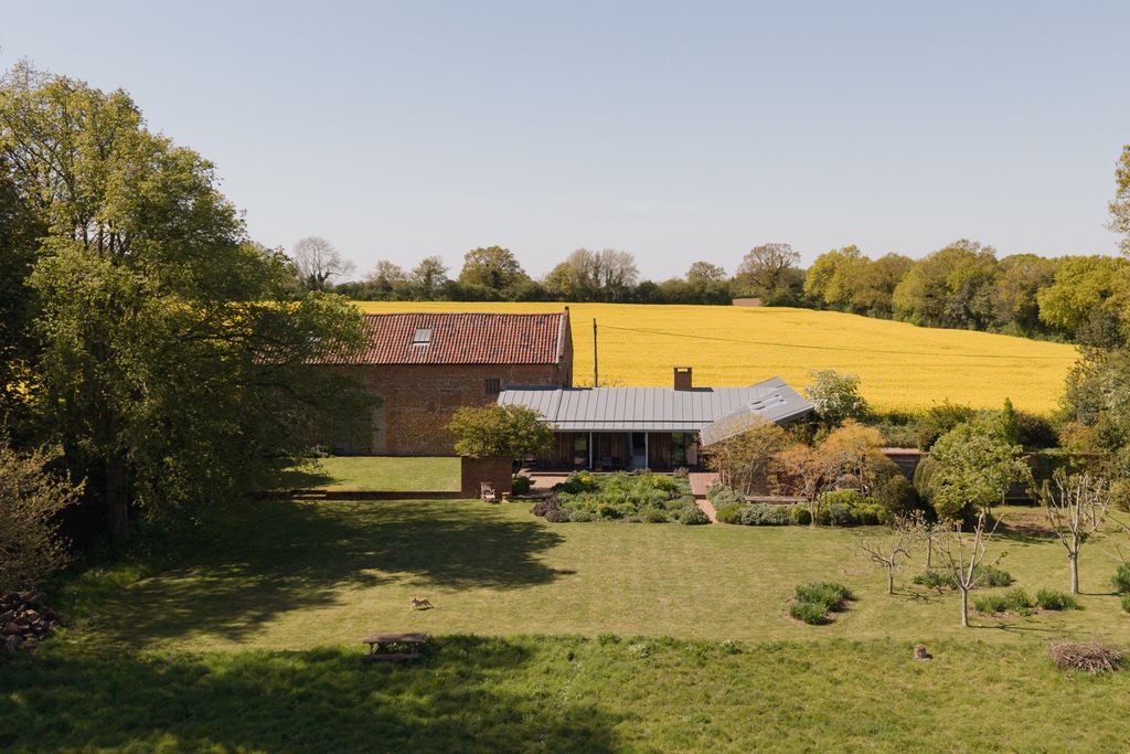 Property photo 1 of 40 343264 - Tithe Barn, Edgefield-76.Jpg