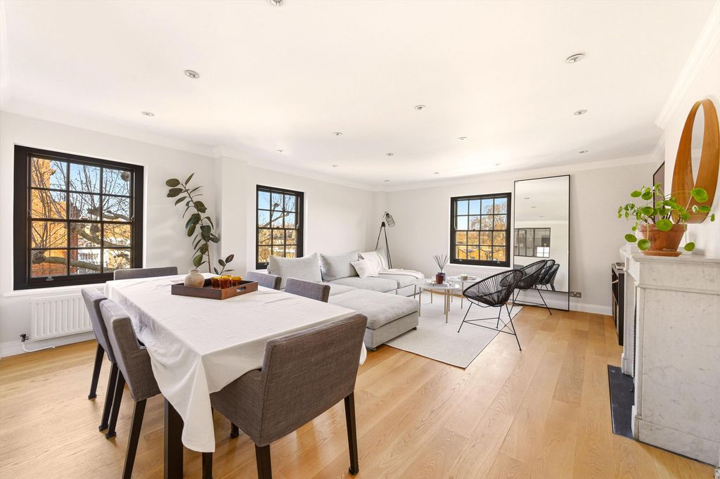 Property photo 3 of 17 Image