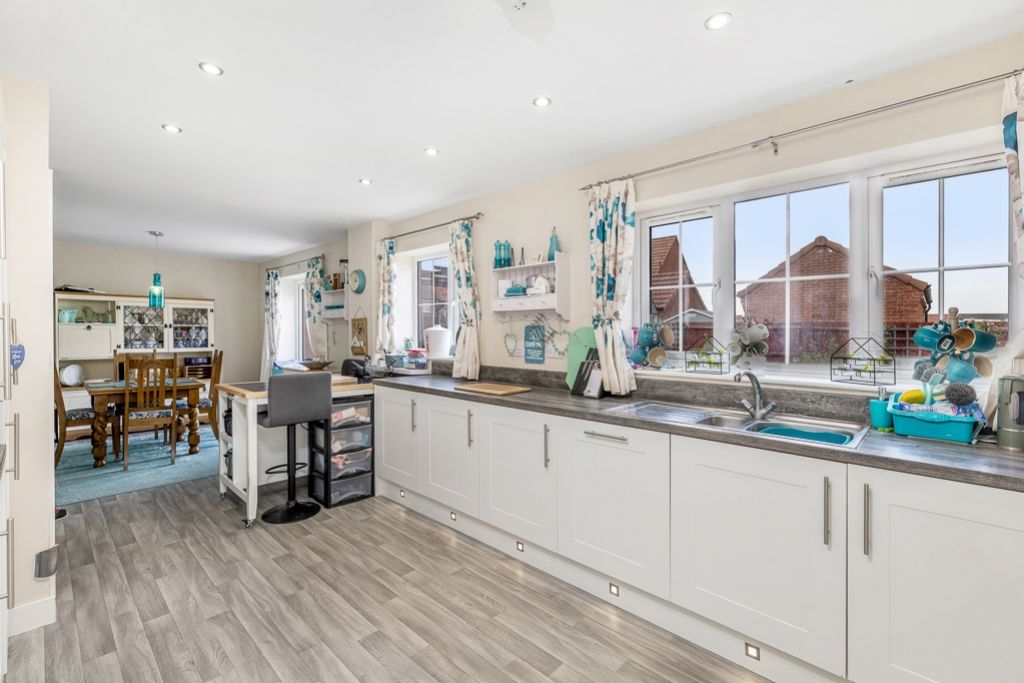 Property photo 3 of 31 31 Villa Park (Swineshead)-20