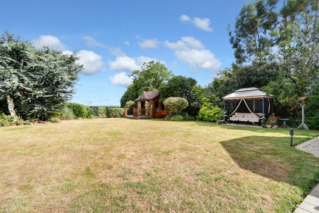 Property photo 2 of 41 Rear Garden