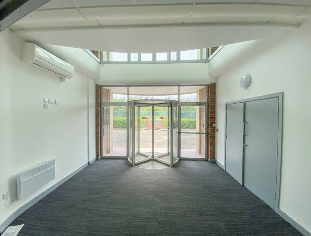 Property photo 3 of 9 Photo 4