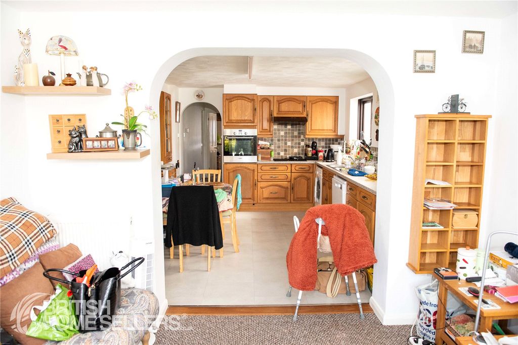 Property photo 2 of 16 Picture No. 17