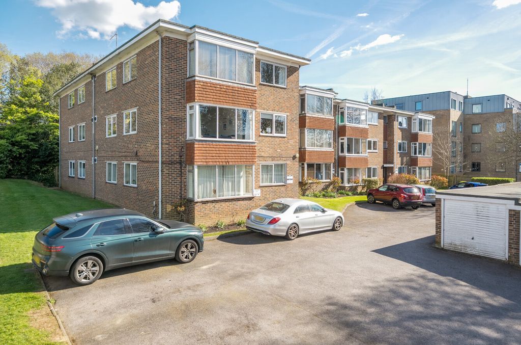 Property photo 1 of 17 1435997-20-69c545...