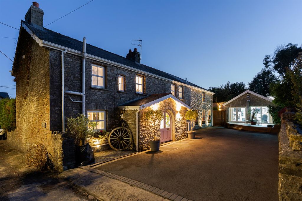 Property photo 1 of 25