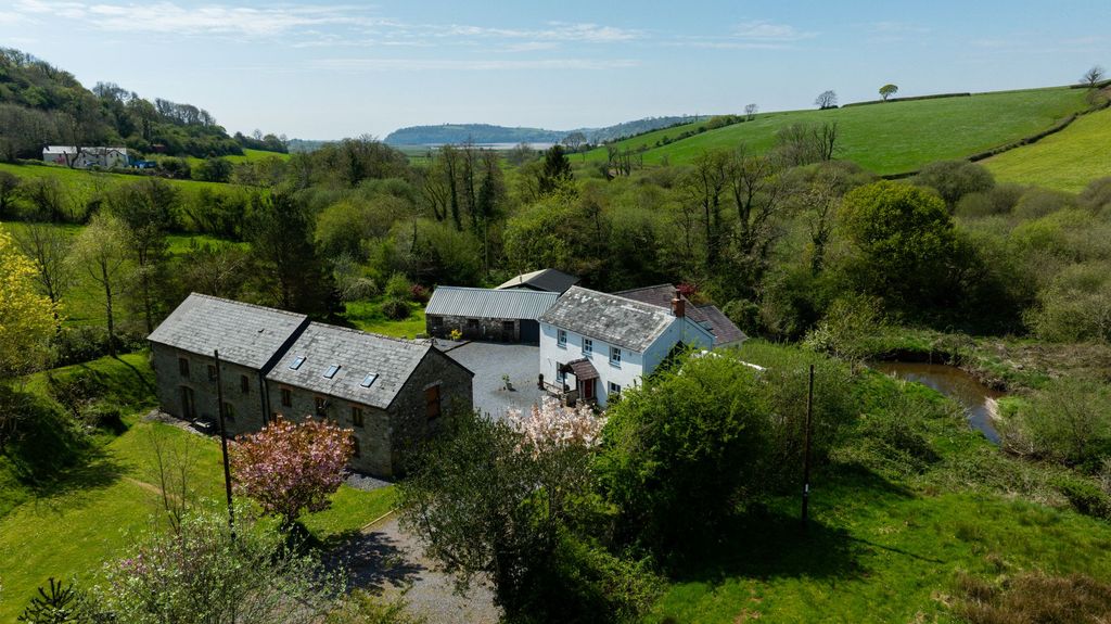 Property photo 1 of 79