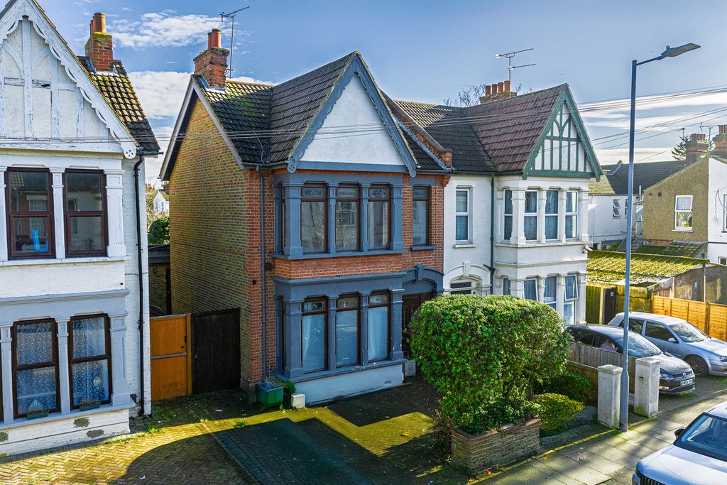 Property photo 1 of 15