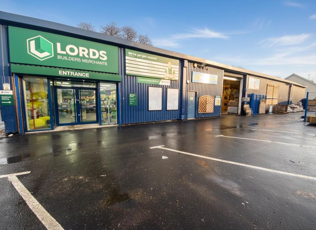 Property photo 2 of 10