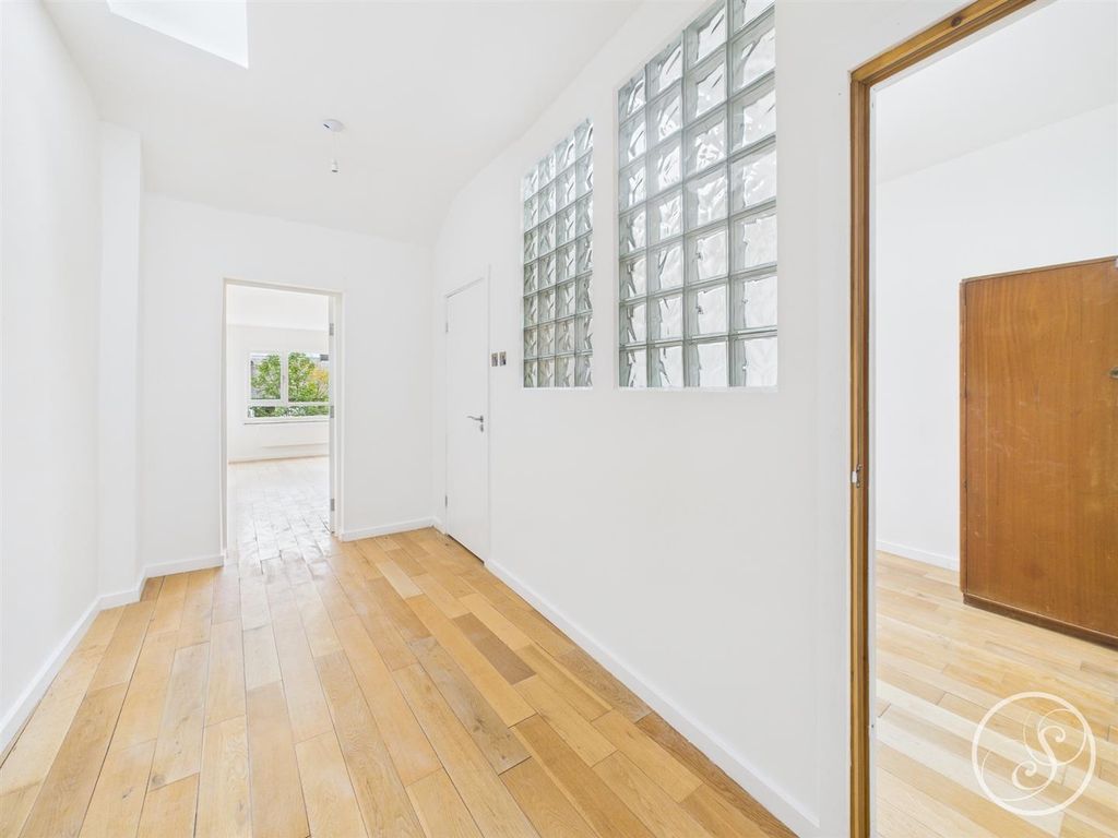 Property photo 1 of 6 Cam02071G0-Pr0705-Still019.Jpg