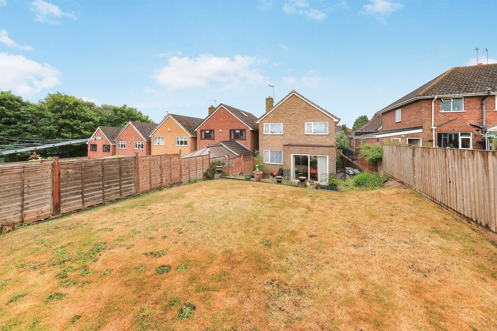 Property photo 2 of 13