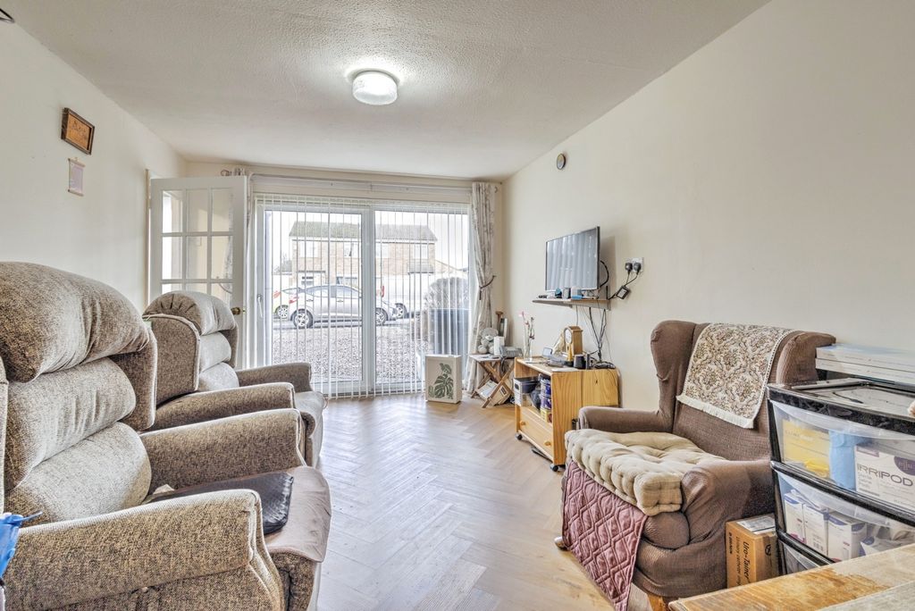 Property photo 2 of 18 Pbox-Img.Jpg