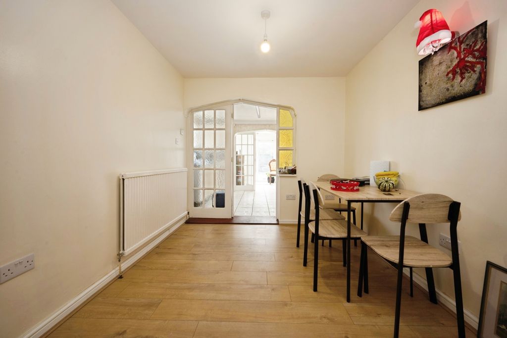Property photo 3 of 16 Pbox-Img.Jpg