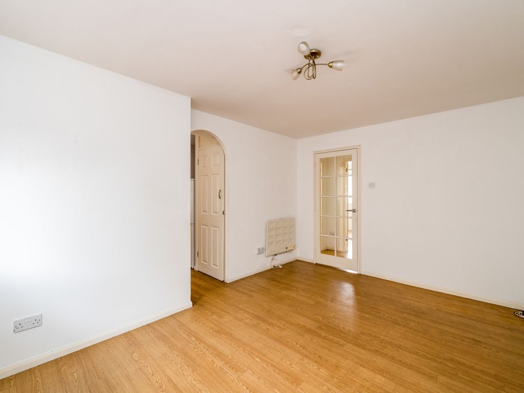 Property photo 3 of 11 Image 2