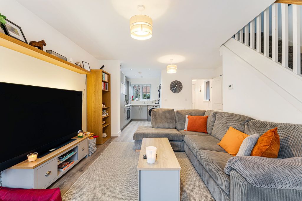 Property photo 3 of 23