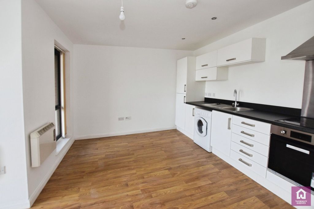 Property photo 2 of 10 Picture No. 19