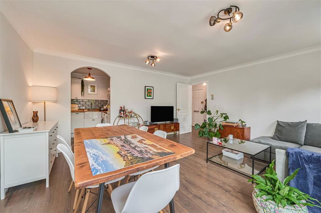 Property photo 3 of 6