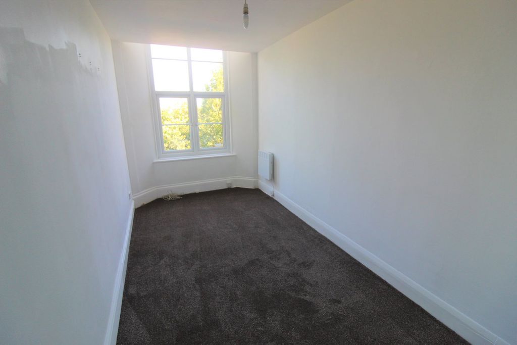 Property photo 3 of 3