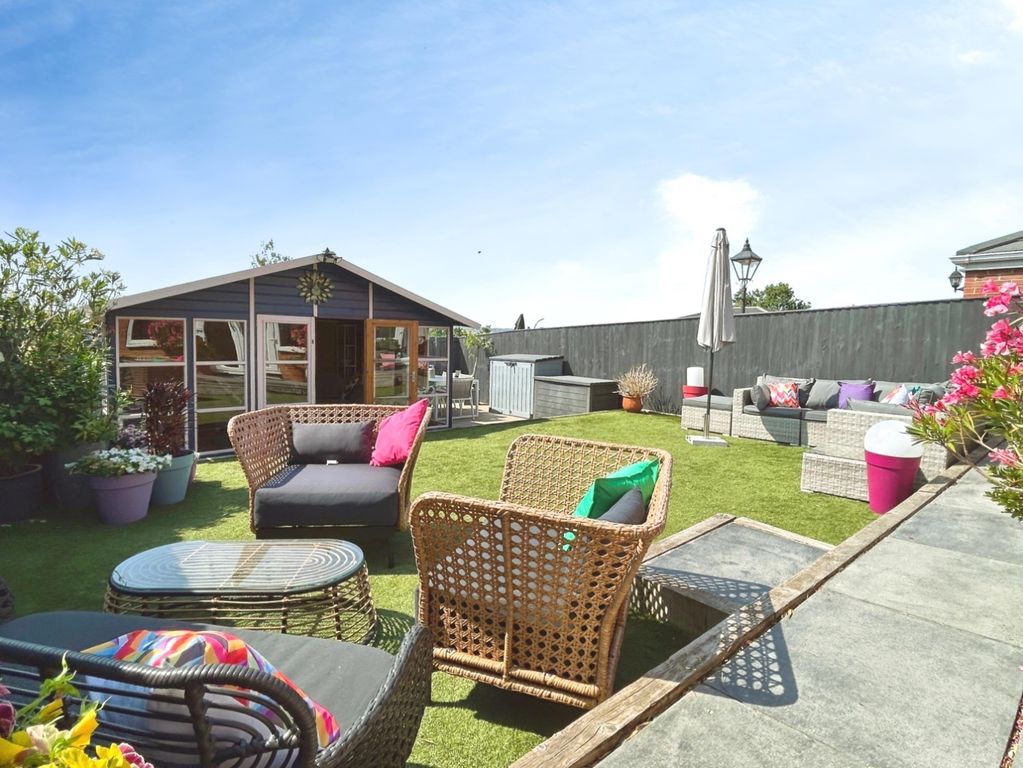 Property photo 2 of 31 Pbox-Img.Jpg