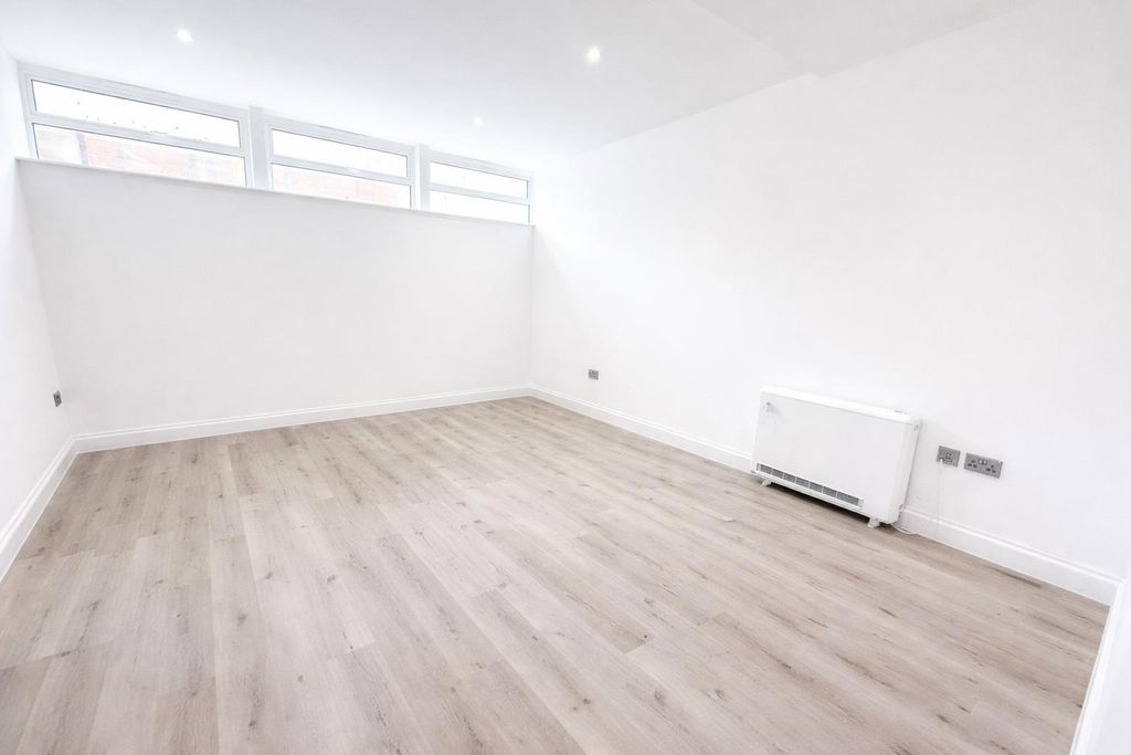 Property photo 2 of 4 Living Room .Png