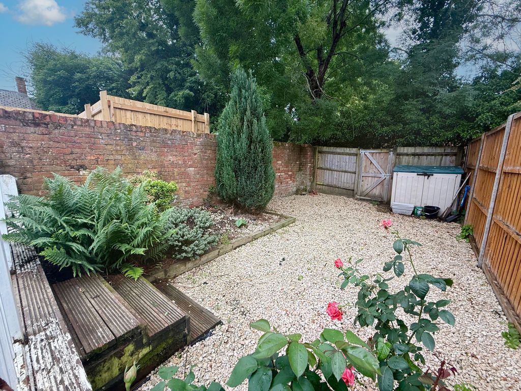 Property photo 2 of 13 Garden