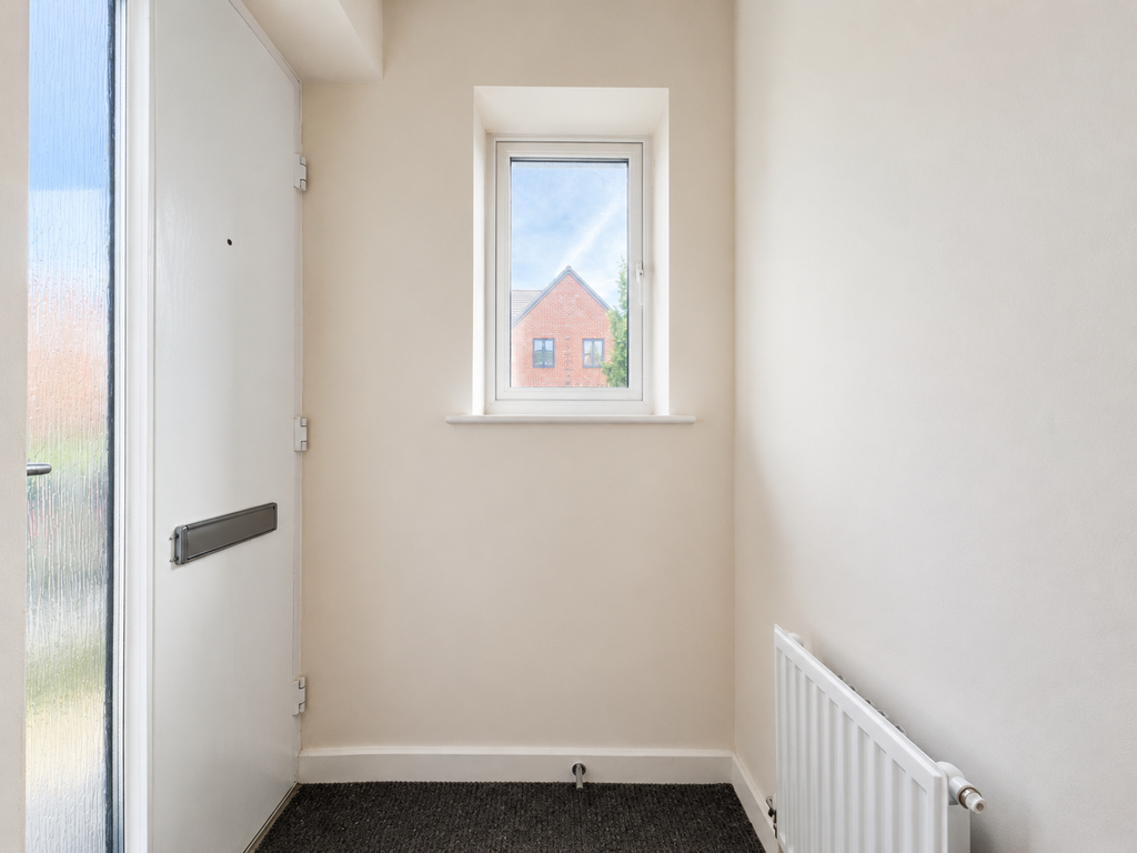 Property photo 2 of 12 Vestibule