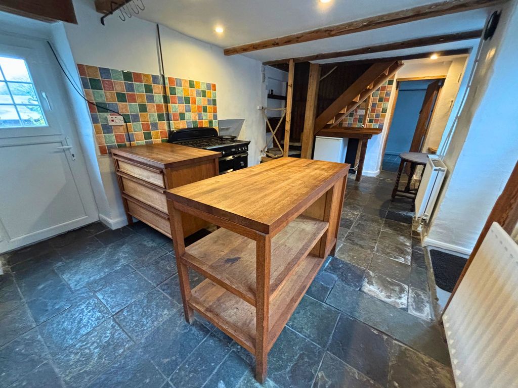 Property photo 3 of 20 Kitchen