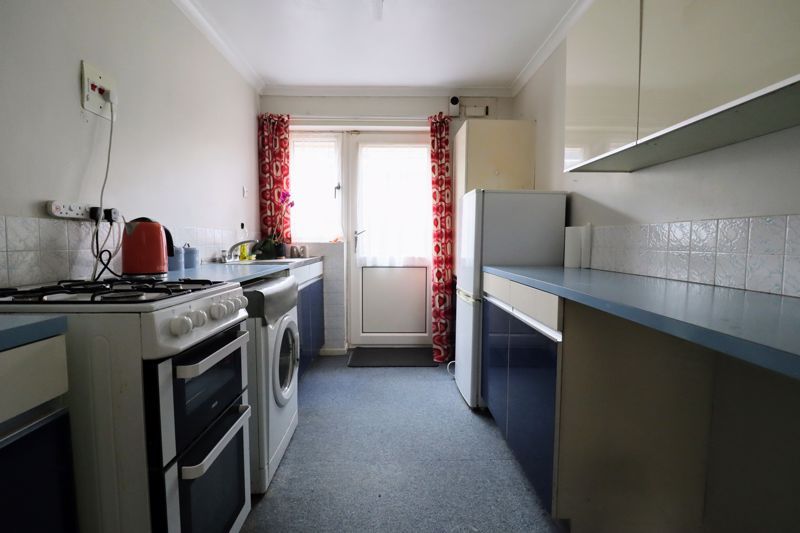 Property photo 3 of 14 Kitchen