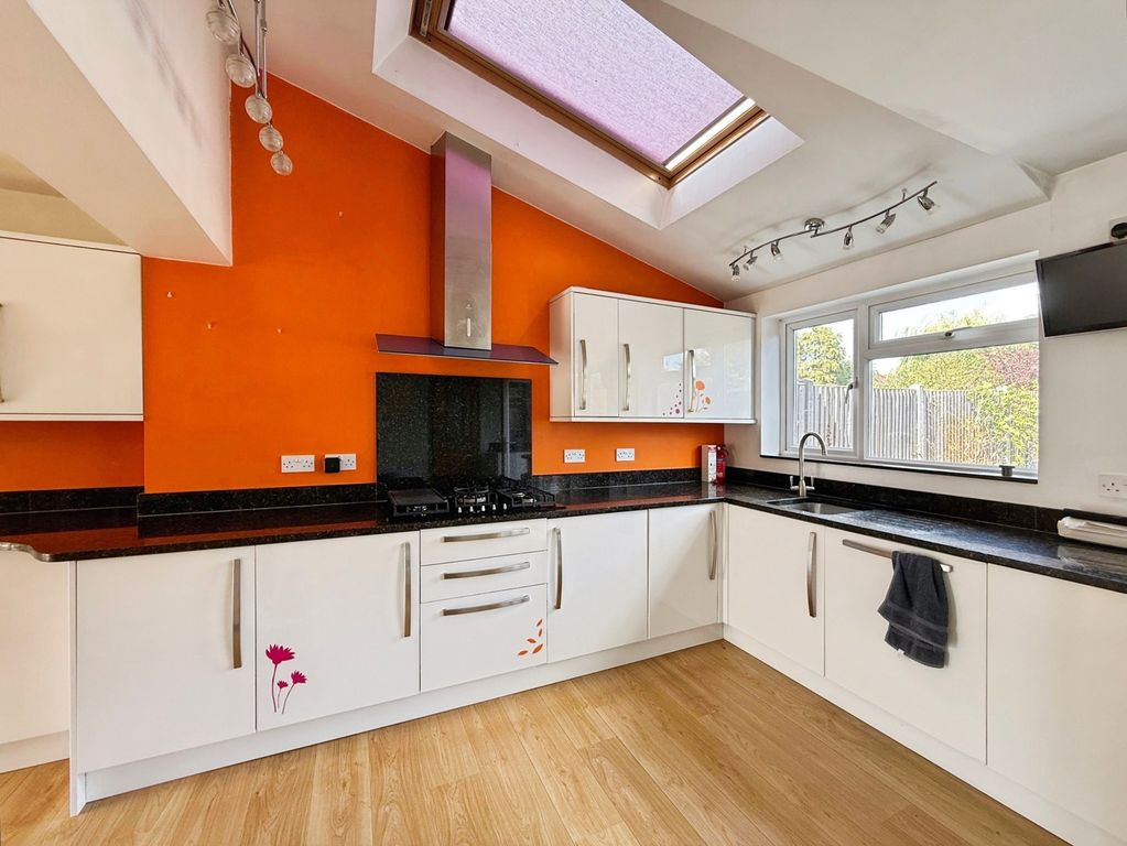 Property photo 2 of 34 Pbox-Img.Jpg