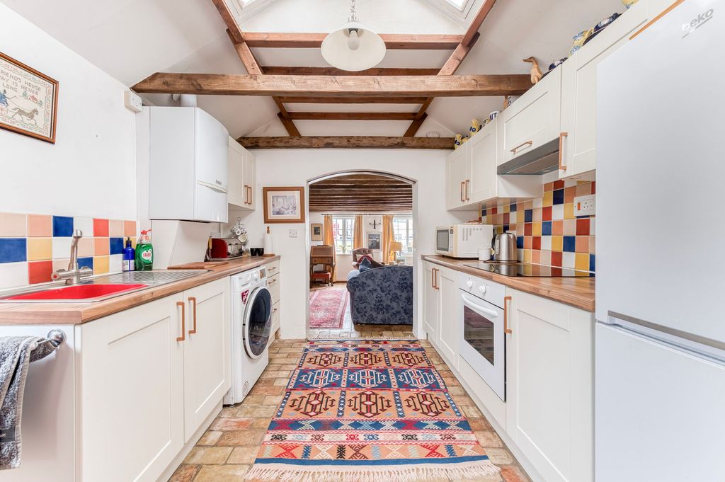 Property photo 2 of 20