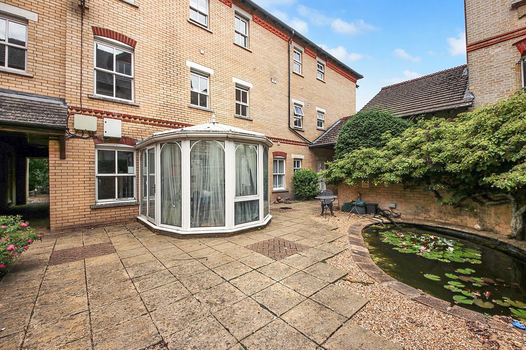 Additional image 4 of 2 bed flat for saleMidanbury Lane, Bitterne Park SO18