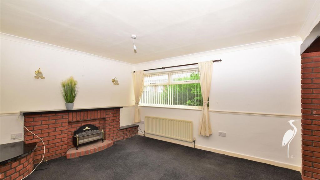 Property photo 2 of 9 Lounge