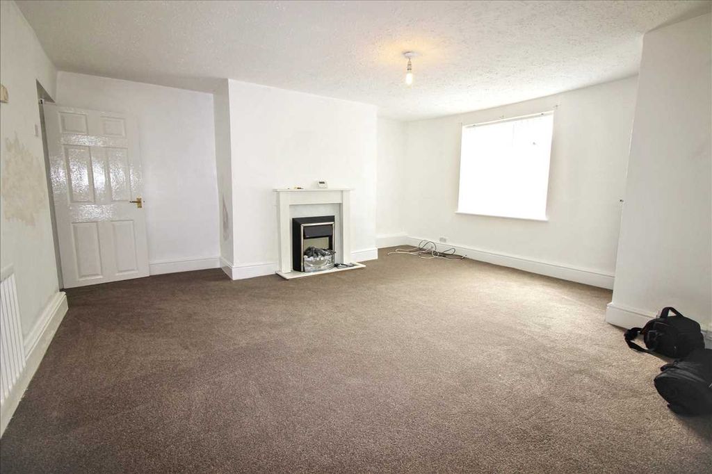 Property photo 2 of 6 Lounge