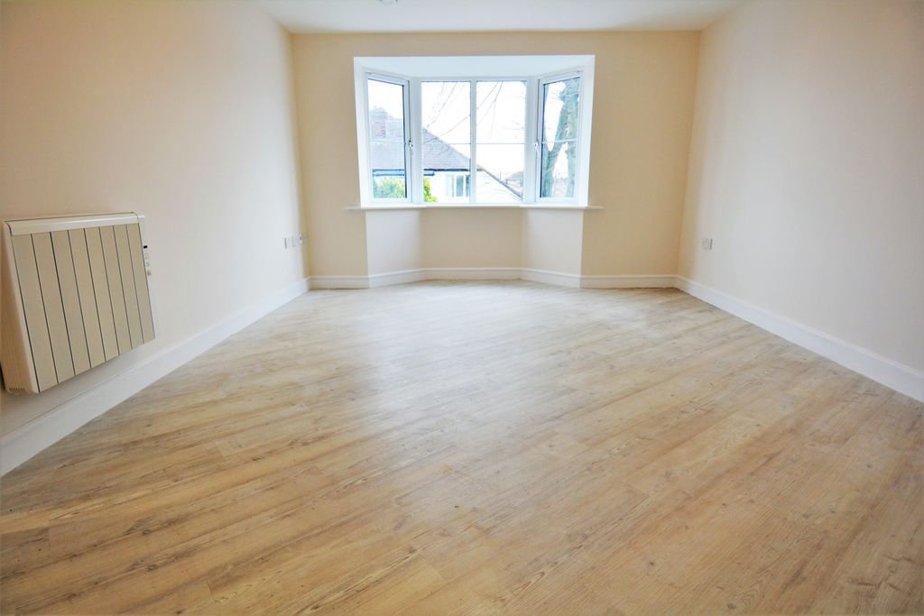 Property photo 3 of 11 Living Room