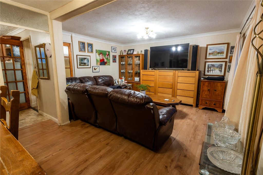 Property photo 3 of 39 Picture No. 34