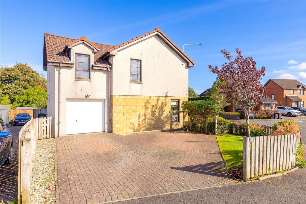 Property photo 2 of 30