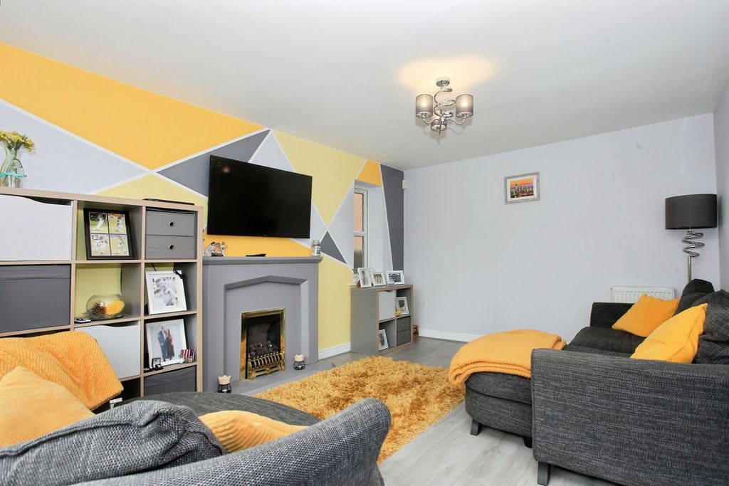 Property photo 3 of 19