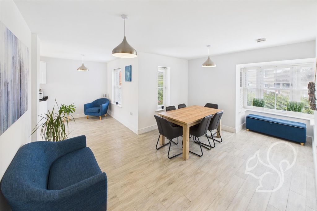 Property photo 2 of 22