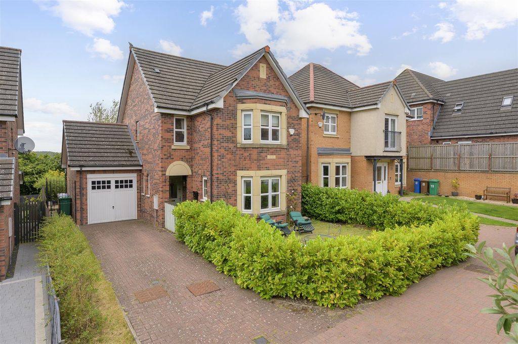 Property photo 1 of 34 18Plovercrescent001.Jpg