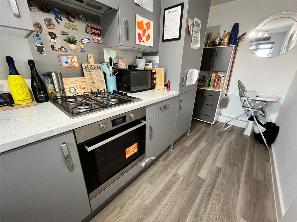 Property photo 3 of 12 Whit 2.Jpg