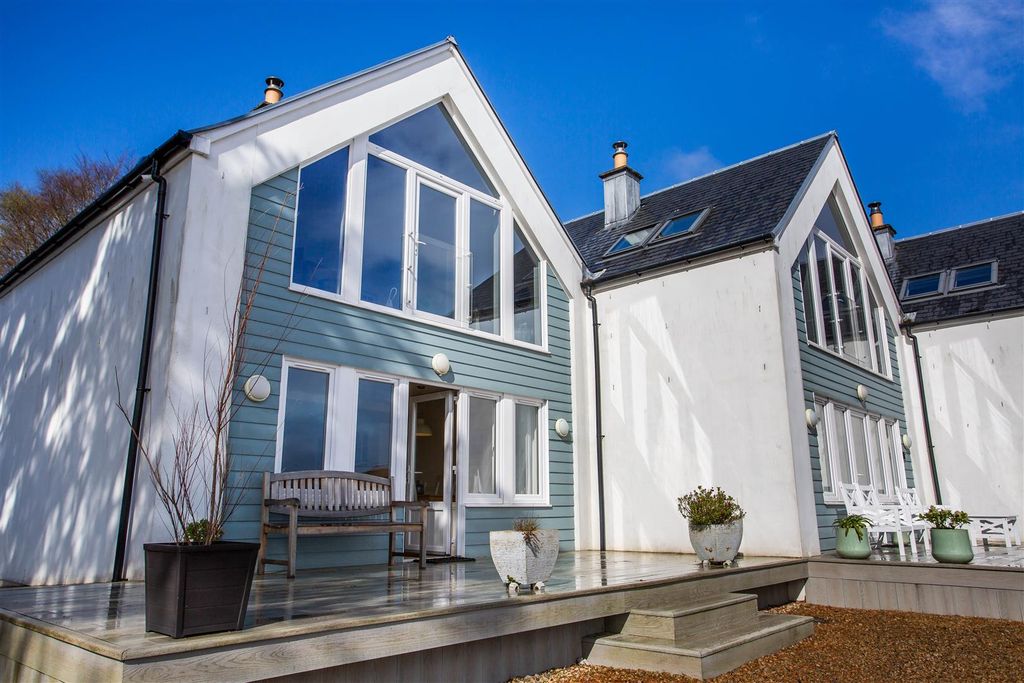 Property photo 1 of 40 Front No. 1 Silverbank View