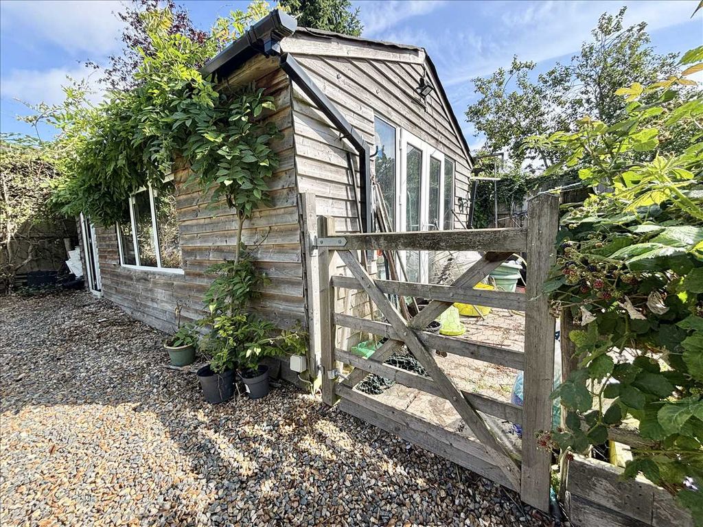 Property photo 2 of 26